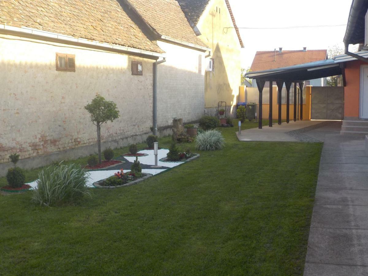 Apartmani Baotic Zupanja Exterior foto